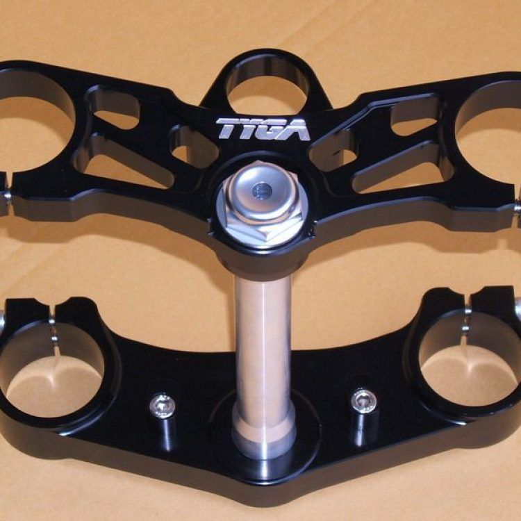 Triple clamp set CNC black, Suzuki RGV 250