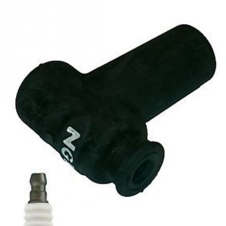 PIPA DE BUJÍA NGK LB05EMH NEGRO