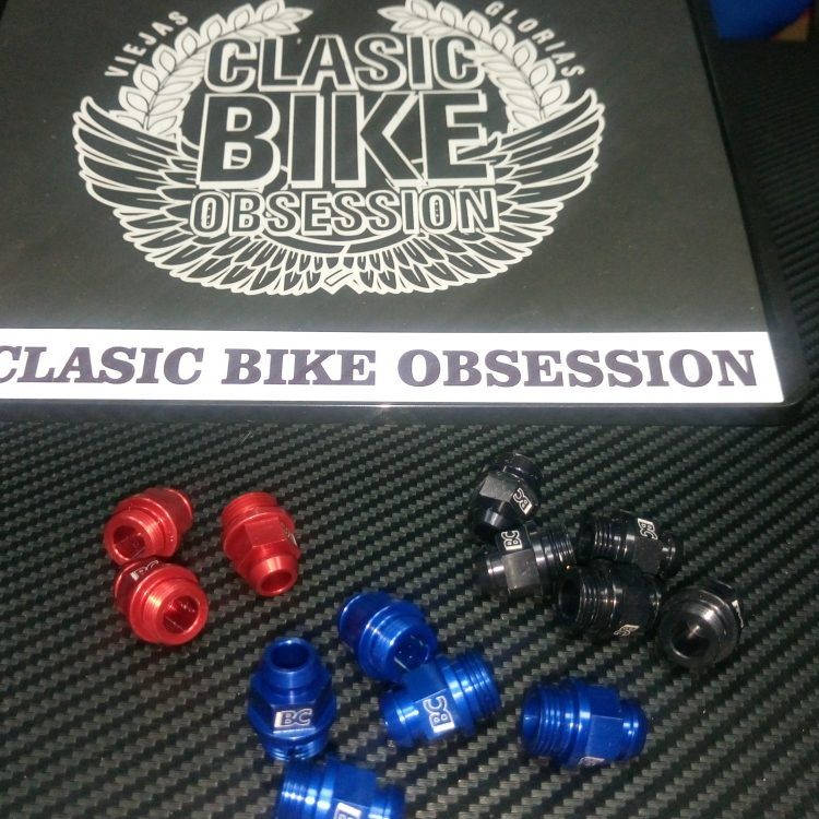 TAPONES DE VÁLVULA DE AIRE RS250 / RGV250