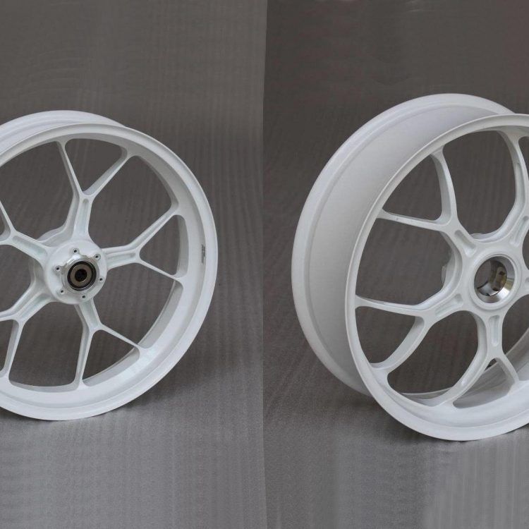 JUEGO DE RUEDAS RACING DE ALUMINIO FORJADO, 5 RADIOS, PVM, FRONTAL 3.50 X 17, TRASERO 5.0 X 17, BLANCO