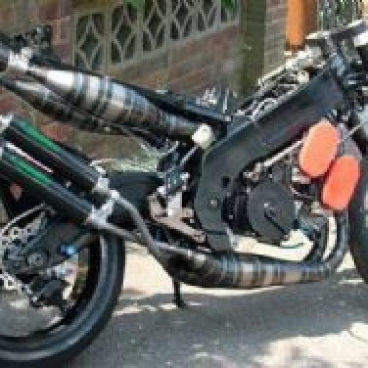 ESCAPE JOLLYMOTO SUZUKI RG500 GAMMA GP