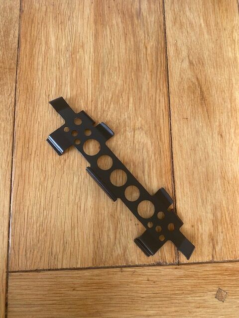 Abrazadera de asiento (réplica), RC30