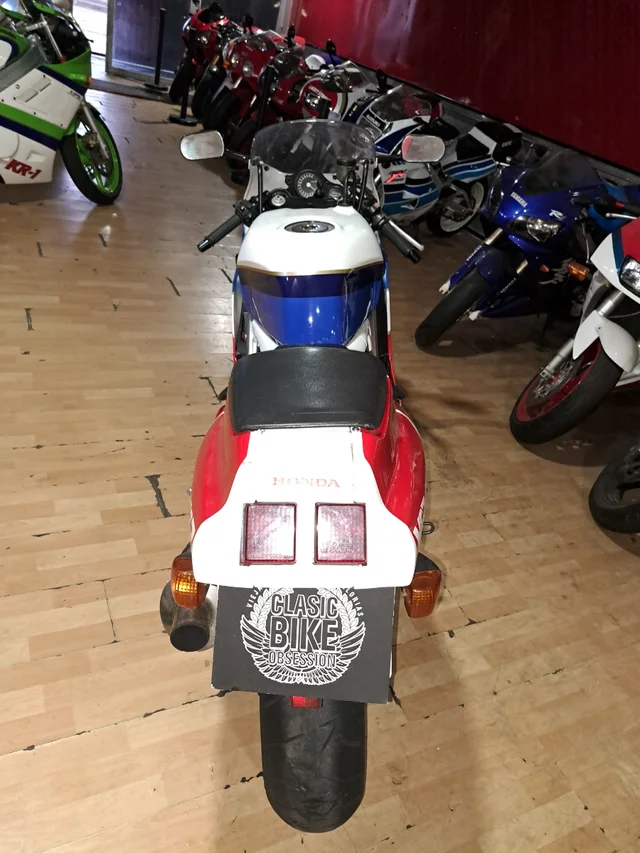 Honda VFR400 NC30 - Imagen 2